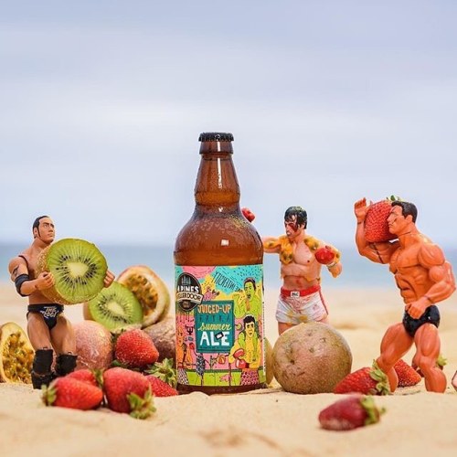 These fun boys are loving @4pinesbeer Juiced-Up Extra Summer Ale!